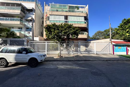 Fachada de apartamento à venda com 2 quartos, 95m² em Recreio dos Bandeirantes, Rio de Janeiro