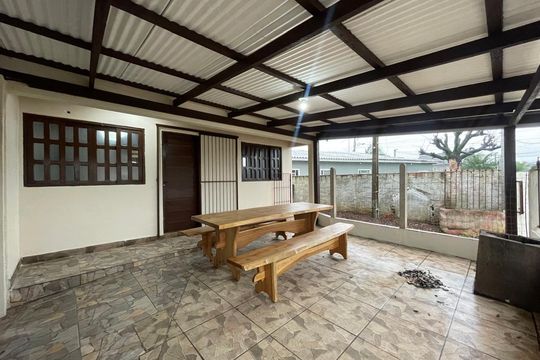 Casa à venda com 7 quartos, 210m² em Vicentina, São Leopoldo
