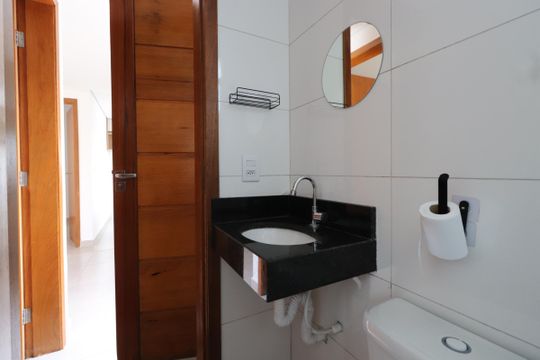 Banheiro de apartamento para alugar com 2 quartos, 50m² em Vila Esperança, São Paulo