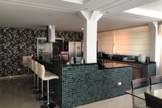 Cozinha de apartamento para alugar com 2 quartos, 256m² em Terras do Madeira, Carapicuíba