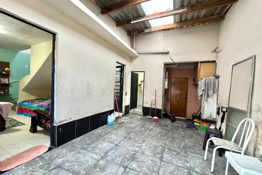 Garagem de casa à venda com 3 quartos, 100m² em Vila Fachini, São Paulo