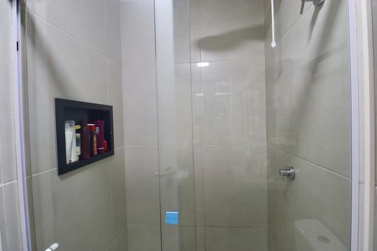 Banheiro de apartamento para alugar com 1 quarto, 32m² em Mangabeira, Salvador