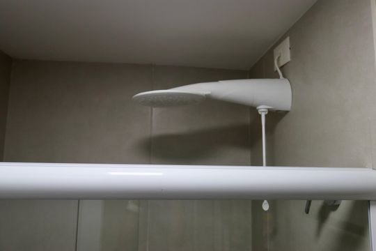 Banheiro de apartamento para alugar com 1 quarto, 32m² em Mangabeira, Salvador