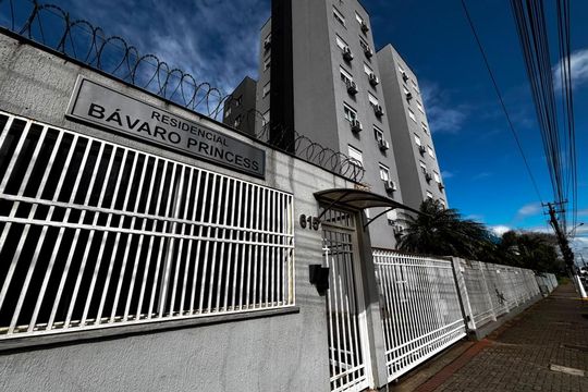 Fachada de apartamento para alugar com 2 quartos, 56m² em Vila Princesa Izabel, Cachoeirinha