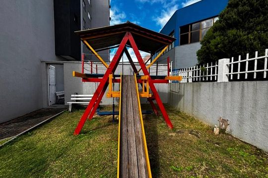 Área externa de apartamento para alugar com 2 quartos, 56m² em Vila Princesa Izabel, Cachoeirinha