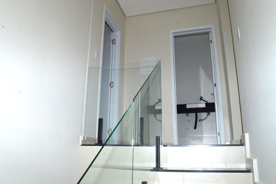 Escada de casa à venda com 3 quartos, 180m² em Santa Ines, Belo Horizonte