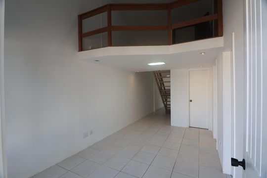Sala de casa de condomínio para alugar com 2 quartos, 89m² em Rio Branco, Canoas