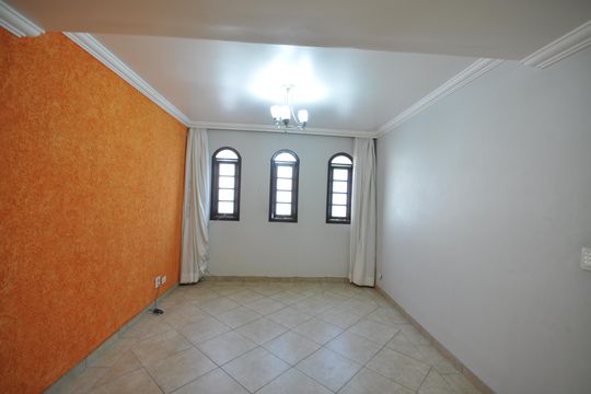 Sala de casa para alugar com 2 quartos, 200m² em Vila Irmaos Arnoni, São Paulo