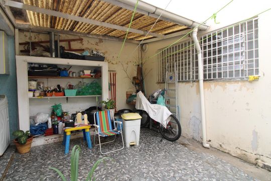 Quintal de casa à venda com 2 quartos, 130m² em Parque Maria Luiza, São Paulo