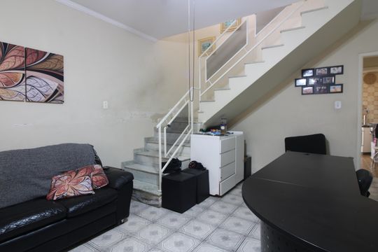 Casa à venda com 2 quartos, 130m² em Parque Maria Luiza, São Paulo