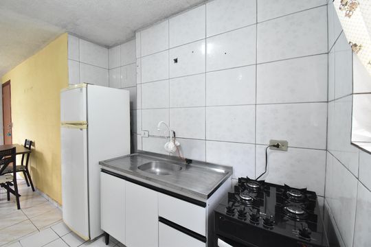 Sala/Cozinha de apartamento à venda com 2 quartos, 43m² em Cachoeira, Curitiba