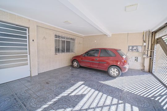 Garagem de casa à venda com 4 quartos, 135m² em Cidade Líder, São Paulo