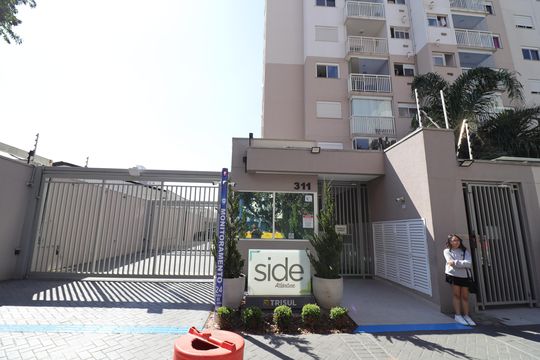 Fachada e portaria de apartamento à venda com 2 quartos, 49m² em Socorro, São Paulo