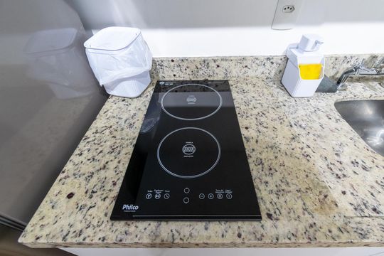 Cozinha de apartamento para alugar com 1 quarto, 30m² em Vila Guarani (zona Sul), São Paulo