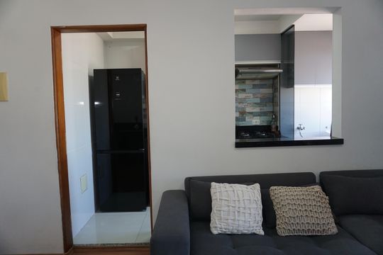 Cozinha de apartamento para alugar com 2 quartos, 67m² em Jardim Vista Alegre, Embu das Artes