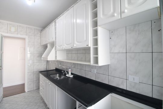 Cozinha de apartamento para alugar com 3 quartos, 75m² em Vila Sofia, São Paulo
