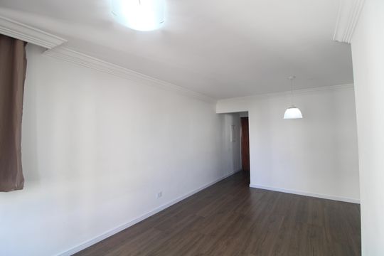 Sala de apartamento para alugar com 3 quartos, 75m² em Vila Sofia, São Paulo