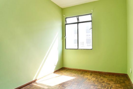 Quarto 2 de apartamento para alugar com 2 quartos, 75m² em Coração Eucarístico, Belo Horizonte