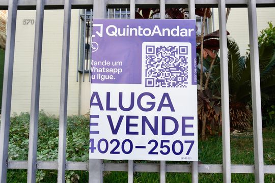 Placa de apartamento para alugar com 2 quartos, 75m² em Coração Eucarístico, Belo Horizonte