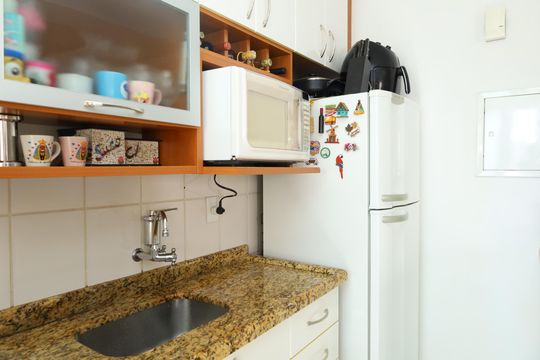 Cozinha de apartamento à venda com 2 quartos, 48m² em Fazenda Aricanduva, São Paulo