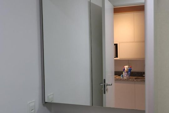 Banheiro de apartamento à venda com 1 quarto, 25m² em Pinheiros, São Paulo