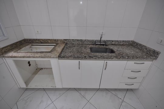 Cozinha de casa de condomínio para alugar com 2 quartos, 70m² em Vila Ede, São Paulo