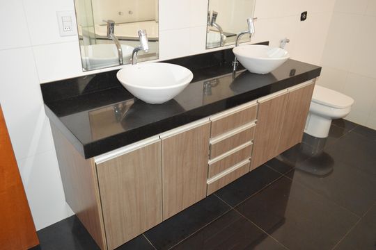 Banheiro da Suíte de casa de condomínio para alugar com 3 quartos, 310m² em Recreio das Acacias, Ribeirão Preto