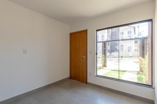 Casa à venda com 3 quartos, 99m² em Parque Xangri-Lá, Contagem