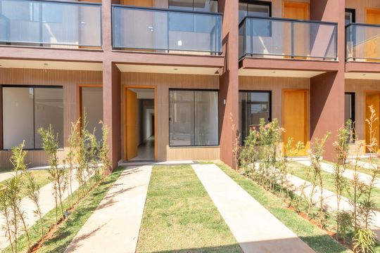Fachada de casa à venda com 3 quartos, 99m² em Parque Xangri-Lá, Contagem