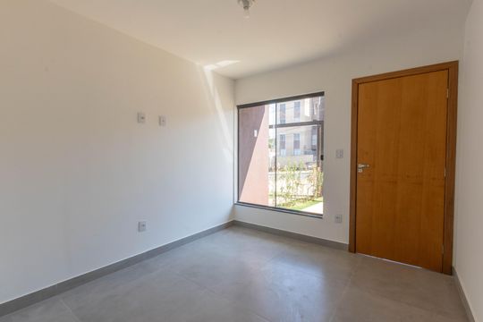 Sala de casa à venda com 3 quartos, 99m² em Parque Xangri-Lá, Contagem