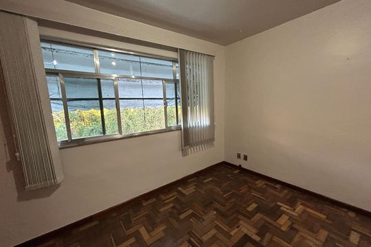 Sala de apartamento à venda com 2 quartos, 52m² em Jardim Sulacap, Rio de Janeiro