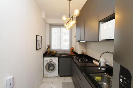 Cozinha de apartamento à venda com 2 quartos, 49m² em Buritis, Belo Horizonte