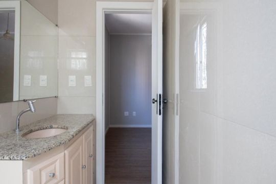 Banheiro da Suíte de apartamento para alugar com 3 quartos, 110m² em Castelo, Belo Horizonte