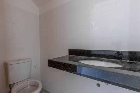 Banheiro de casa à venda com 3 quartos, 99m² em Parque Xangri-Lá, Contagem