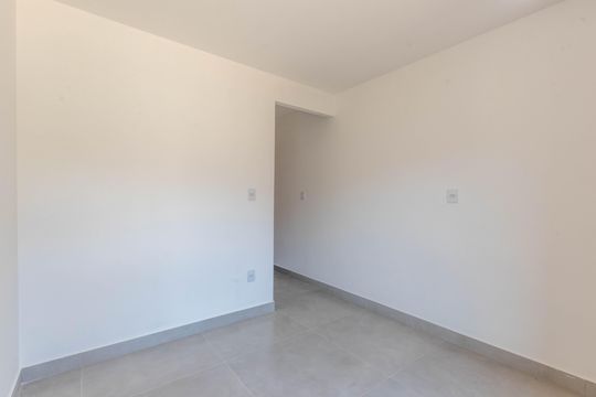Sala de casa à venda com 3 quartos, 99m² em Parque Xangri-Lá, Contagem