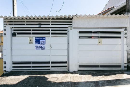 Fachada de casa à venda com 2 quartos, 190m² em Vila Monte Santo, São Paulo