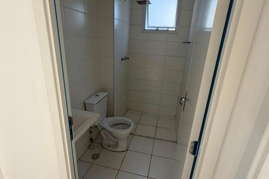 Banheiro de apartamento para alugar com 2 quartos, 45m² em Liberdade, São Paulo