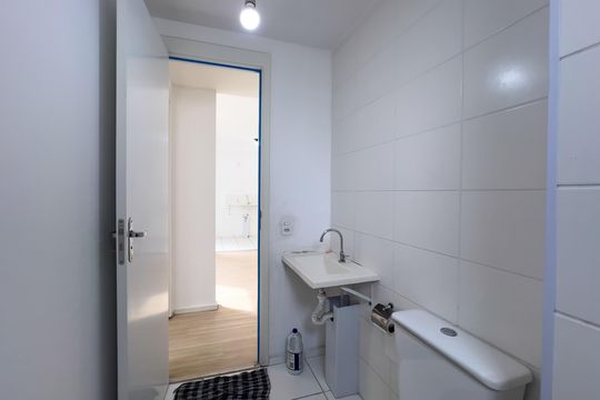 Banheiro de apartamento para alugar com 2 quartos, 45m² em Liberdade, São Paulo