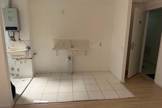 Cozinha de apartamento para alugar com 2 quartos, 45m² em Liberdade, São Paulo