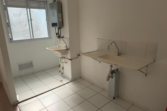 Cozinha de apartamento para alugar com 2 quartos, 45m² em Liberdade, São Paulo