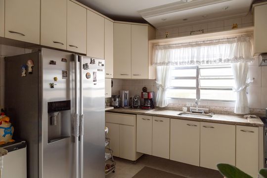 Cozinha de casa para alugar com 4 quartos, 125m² em Vila Rosalia, Guarulhos