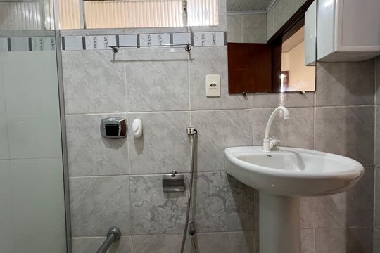 Banheiro Social de apartamento para alugar com 2 quartos, 70m² em Milanez, Contagem