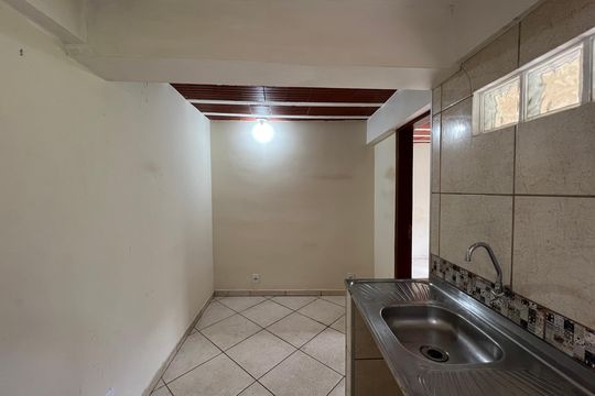 Cozinha de kitnet/studio para alugar com 1 quarto, 45m² em Milanez, Contagem