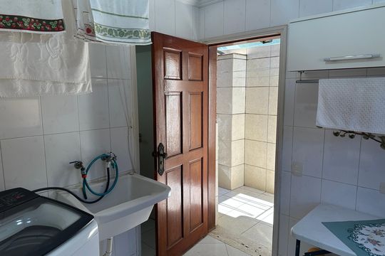 Área de Serviço de casa de condomínio à venda com 2 quartos, 342m² em Colinas da Anhanguera, Santana de Parnaíba