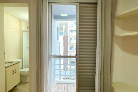 Varanda da Suite de apartamento para alugar com 2 quartos, 60m² em Sumaré, São Paulo