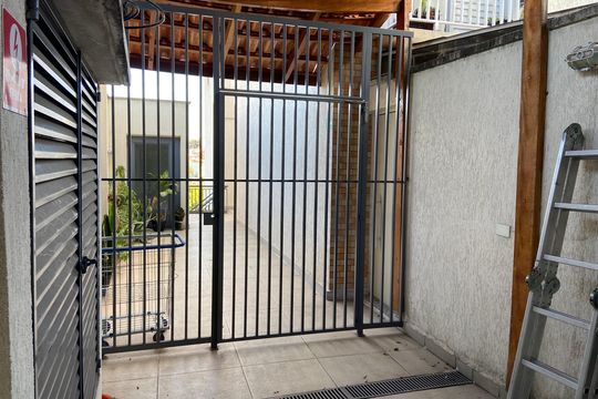 Entrada de casa para alugar com 3 quartos, 98m² em Jardim Celeste, São Paulo