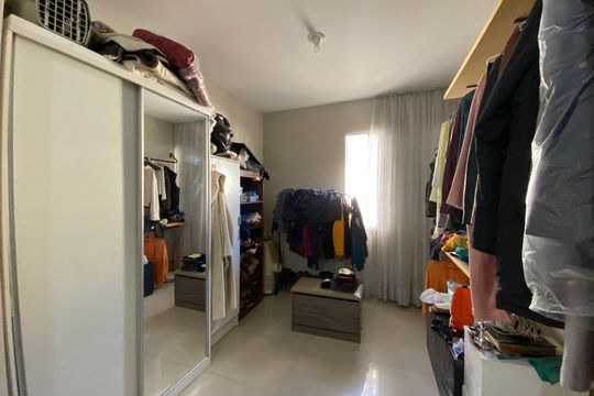 Closet de casa para alugar com 3 quartos, 98m² em Jardim Celeste, São Paulo