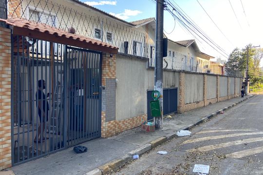 Fachada de casa para alugar com 3 quartos, 98m² em Jardim Celeste, São Paulo