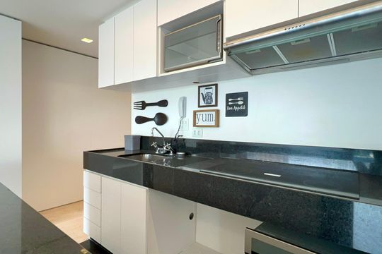 Cozinha de apartamento à venda com 1 quarto, 78m² em Jardim Paulista, São Paulo