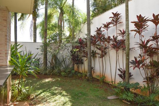 quintal com jardim de casa de condomínio à venda com 3 quartos, 269m² em Cidade Santos Dumont, Jundiaí
